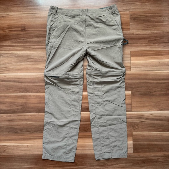 Mountain Hardwear Women’s Convertible hiking pants. Size 8 - Picture 2 of 5